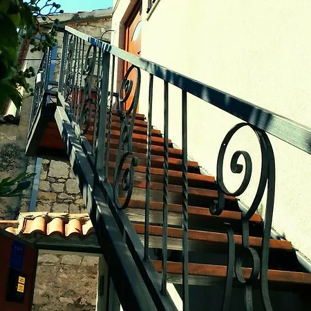 Kaleta Varos Apartamento *